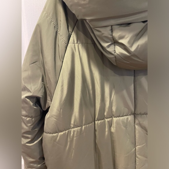 green long puffer jacket - Picture 10 of 11